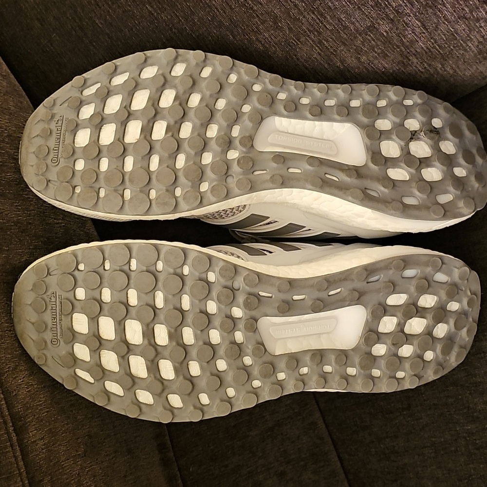 Adidas Women's White Running Shoes - Picture 7 of 10